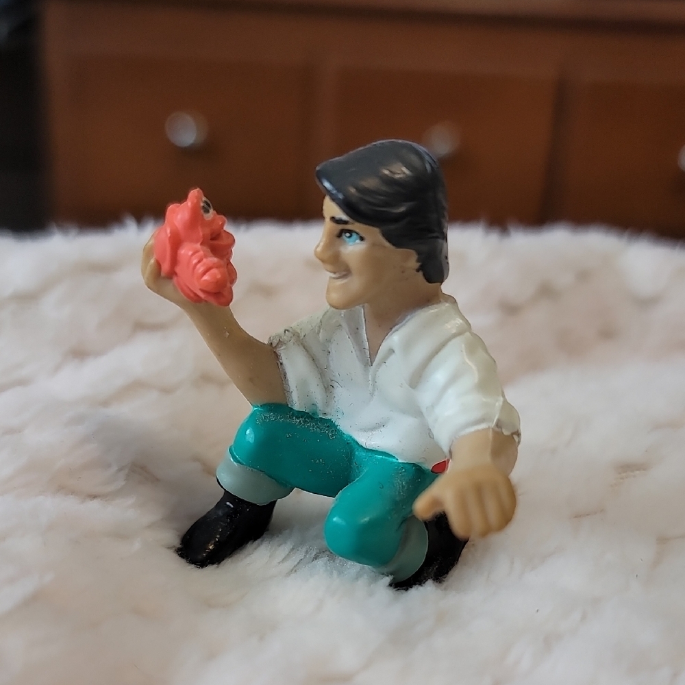 Disney The Little Mermaid Prince Eric Kneeling MINI 2" PVC Figure